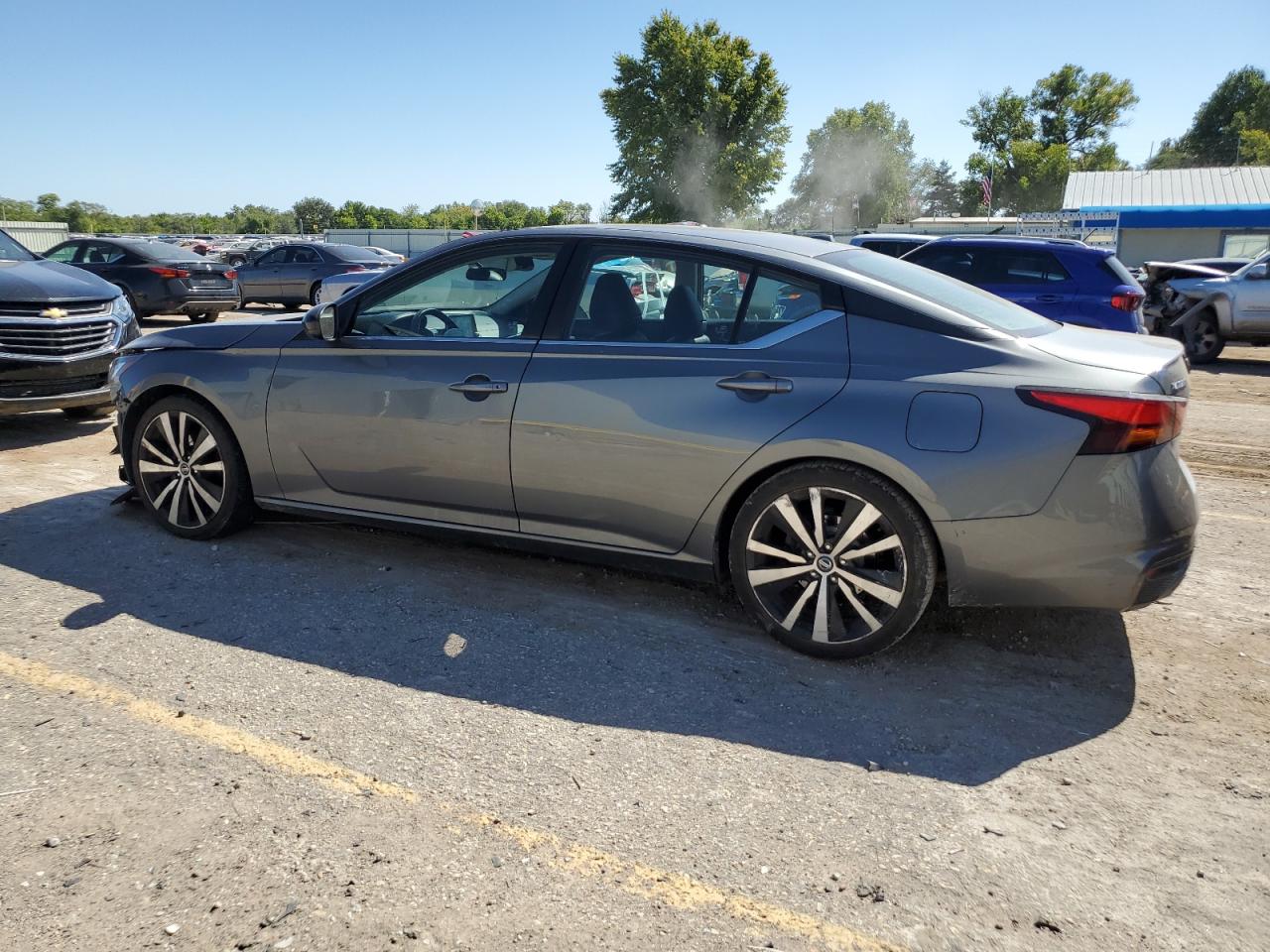 2019 Nissan Altima - Image 2