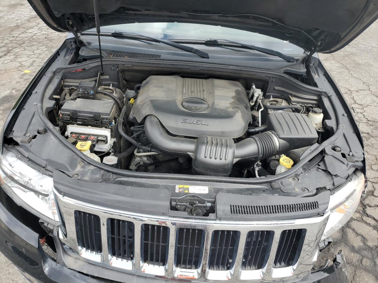 1J4RR4GG6BC540844 2011 Jeep Grand Cherokee Laredo