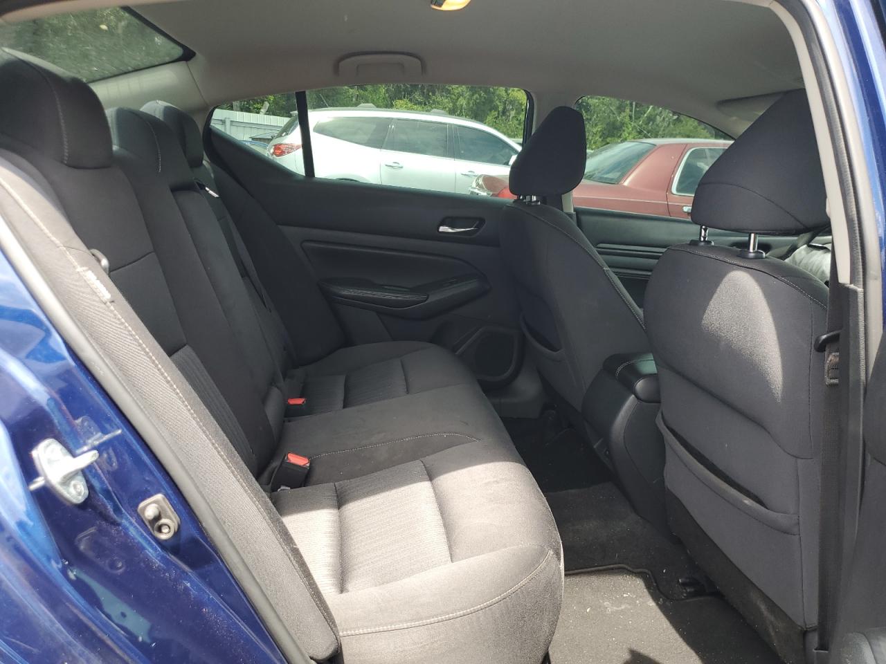 2019 Nissan Altima - Image 10