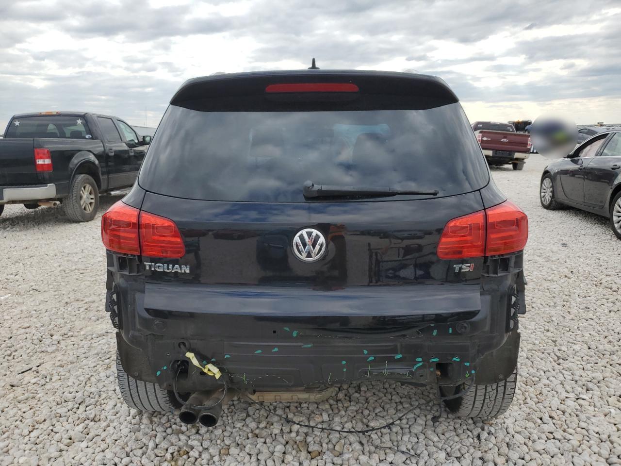 WVGAV7AX1GW052637 2016 Volkswagen Tiguan S