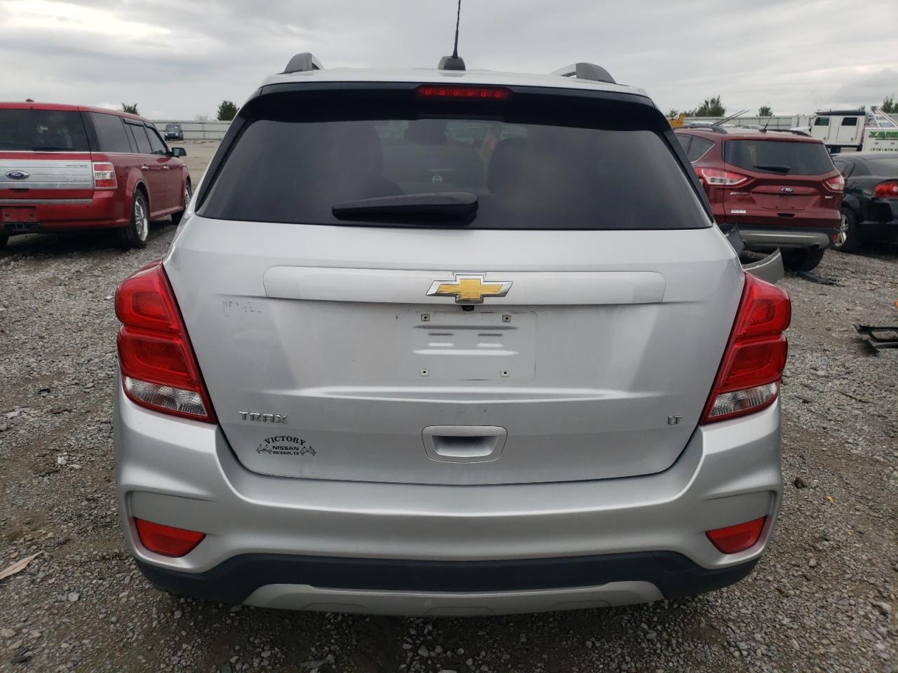 3GNCJLSBXKL332809 2019 Chevrolet Trax 1Lt