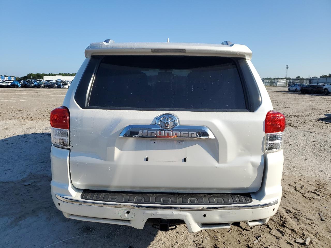 JTEZU5JR4B5028374 2011 Toyota 4Runner Sr5