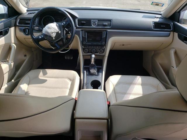  VOLKSWAGEN PASSAT 2017 Білий