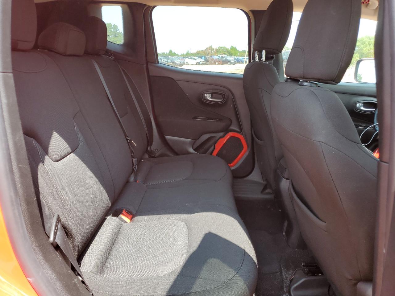 2016 Jeep Renegade - Image 10