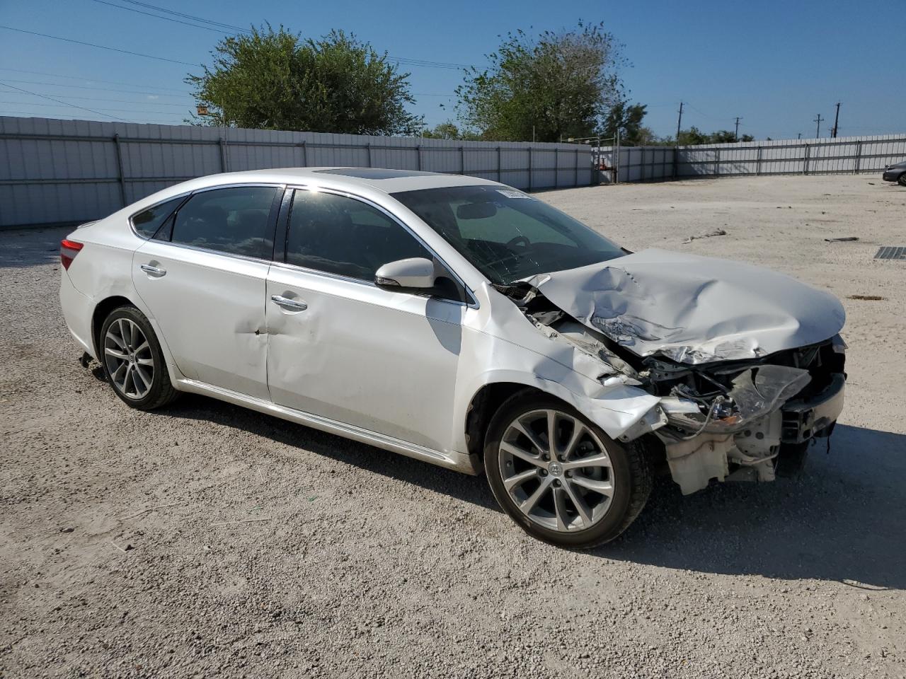 2015 Toyota Avalon - Image 4