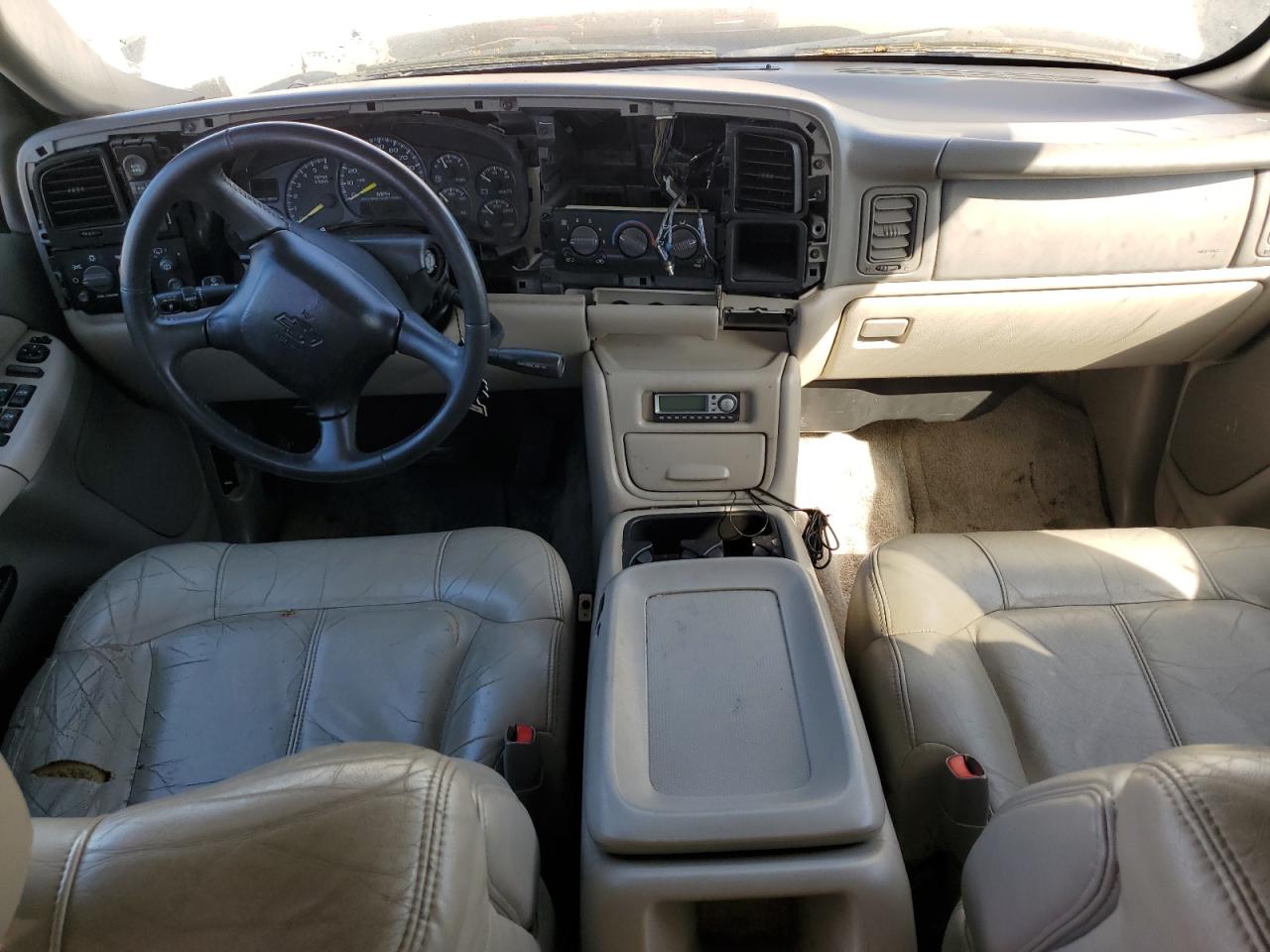 2000 Chevrolet Suburban K1500 VIN: 3GNFK16T8YG186798 Lot: 73333444