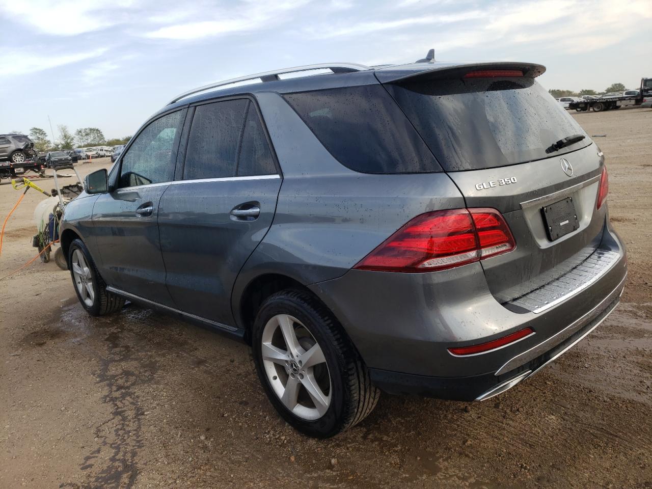 4JGDA5HB8HA958127 2017 MERCEDES-BENZ GLE - Image 2