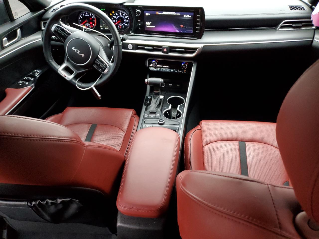 2022 Kia K5 - Image 8