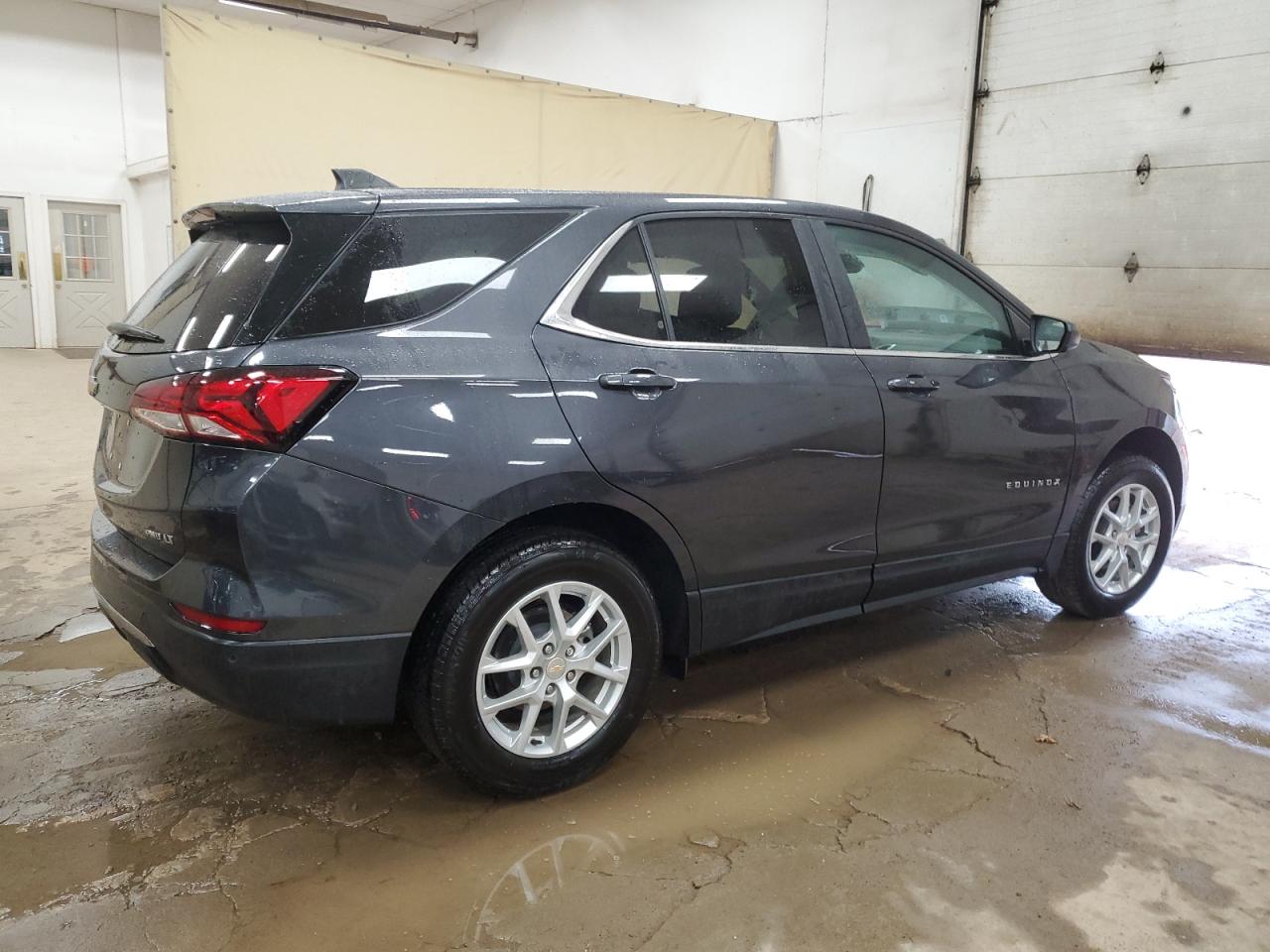 2023 Chevrolet Equinox - Image 3