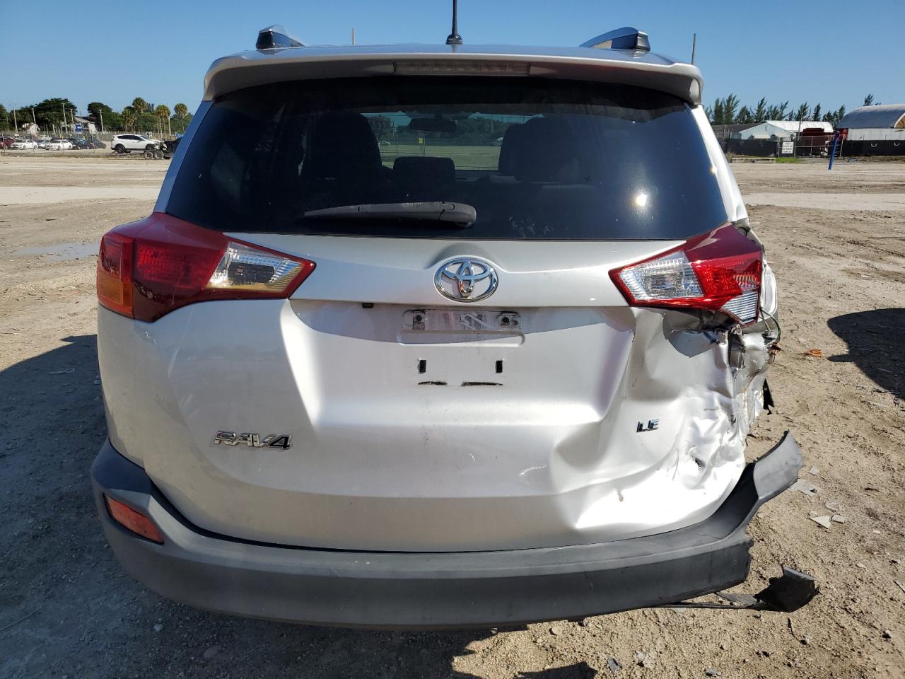 2T3ZFREVXFW232494 2015 Toyota Rav4 Le