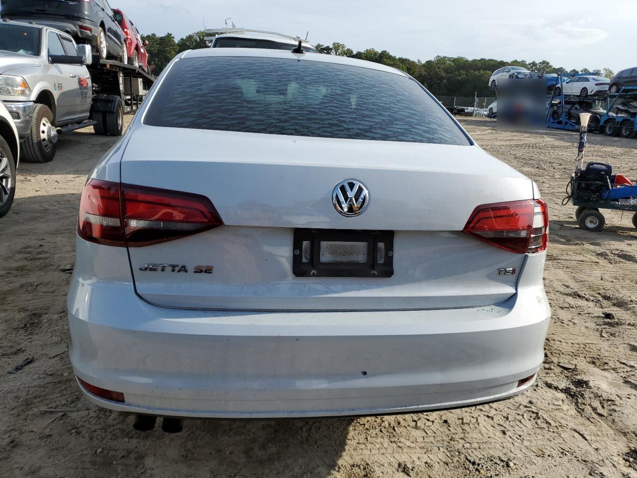 3VWDB7AJ3JM238884 2018 Volkswagen Jetta Se