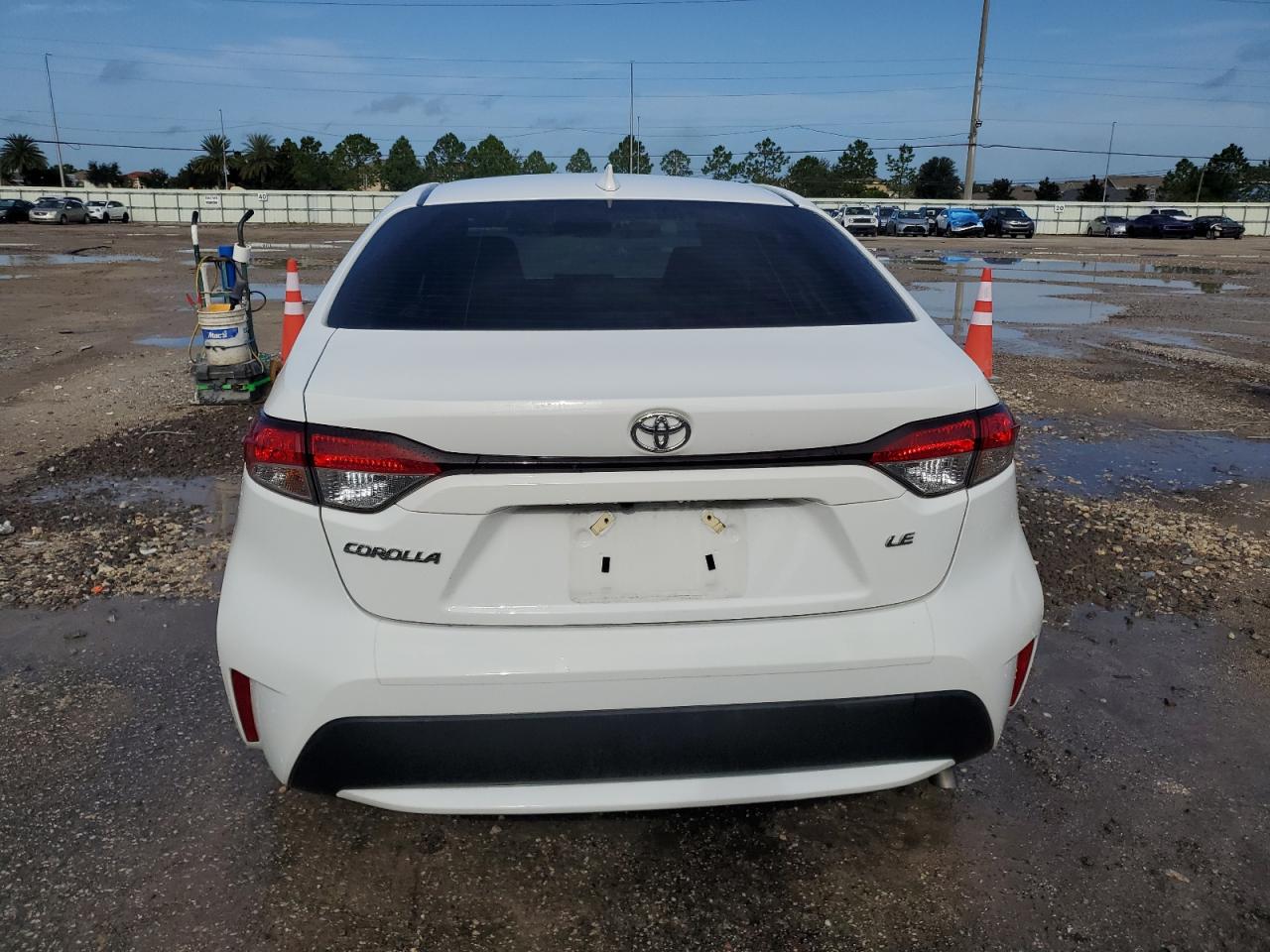 2022 Toyota Corolla Le VIN: JTDEPMAEXN3010172 Lot: 70483334