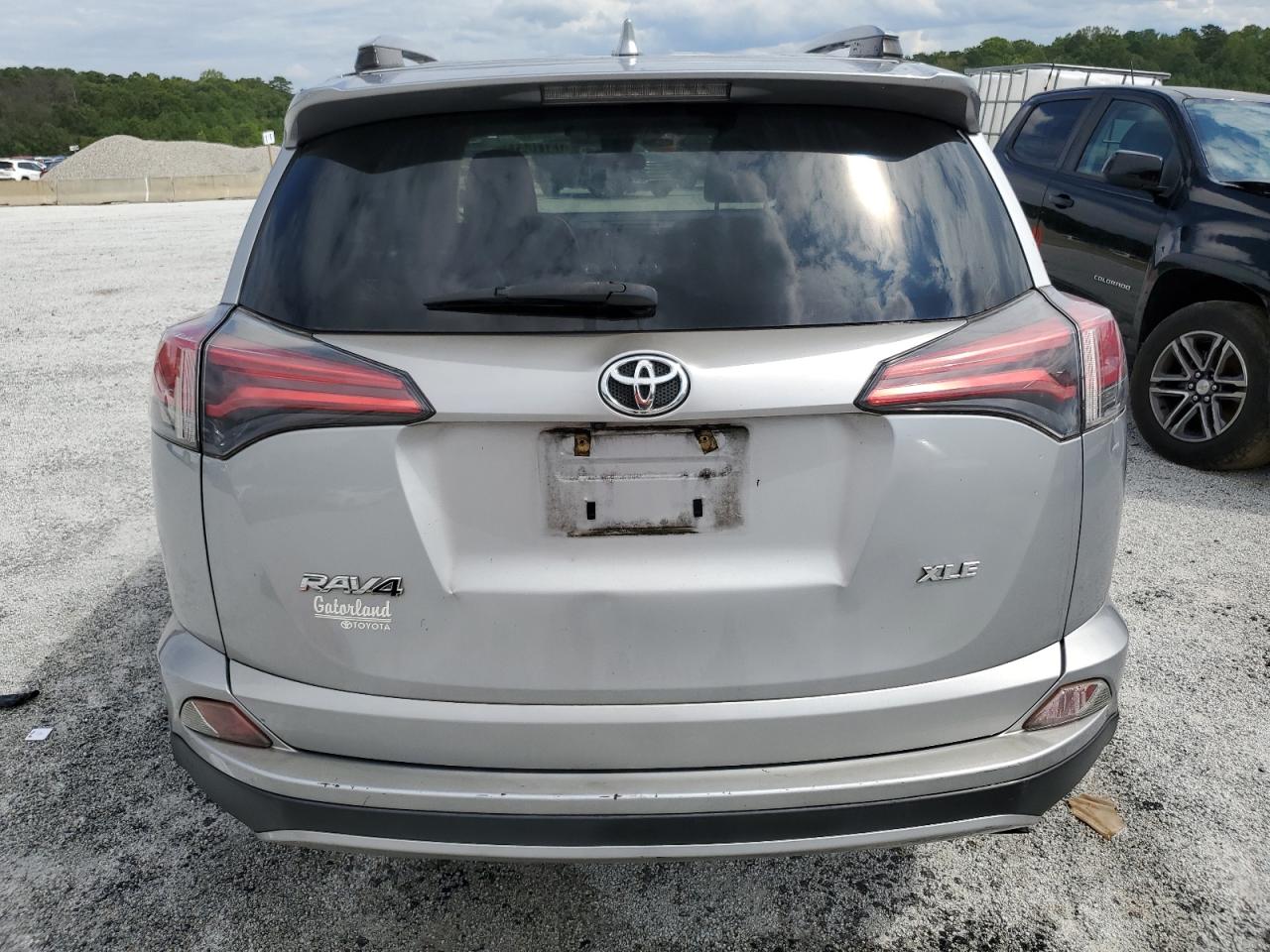 VIN JTMWFREV1JJ173183 2018 TOYOTA RAV4 no.6