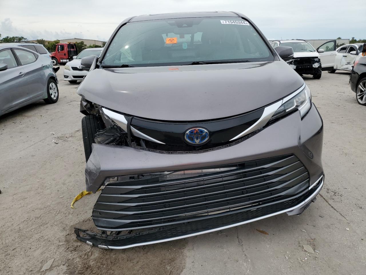 5TDZRKEC1NS085320 2022 Toyota Sienna Limited