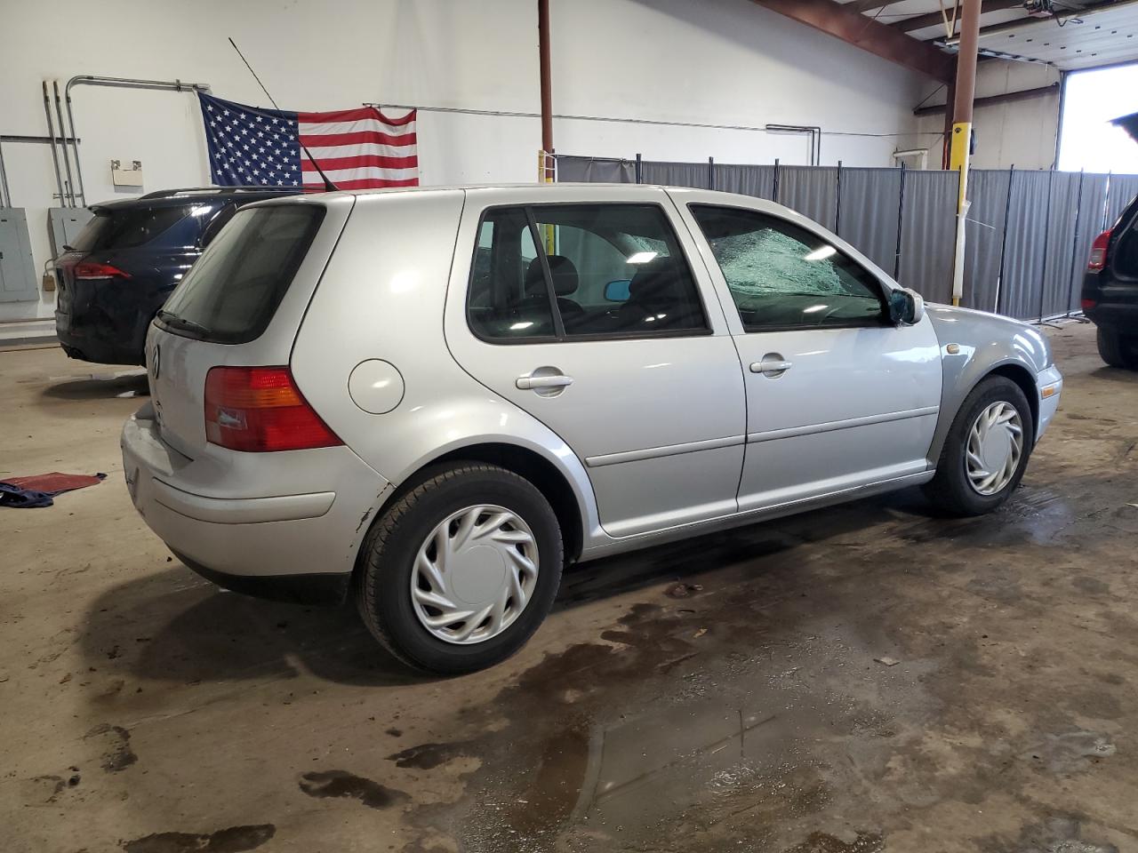 2004 Volkswagen Golf - Image 3