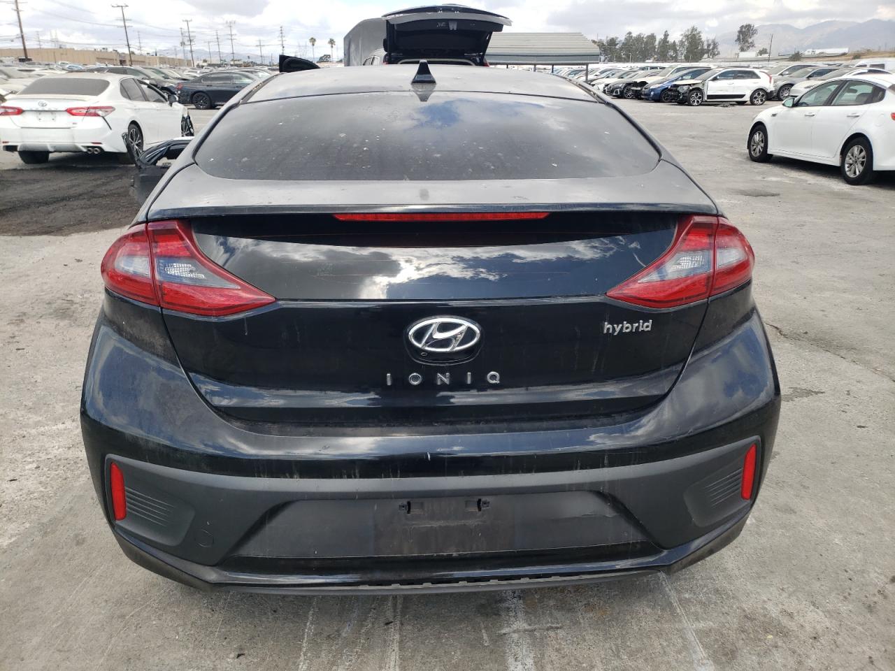 KMHC75LC2JU066163 2018 Hyundai Ioniq Sel