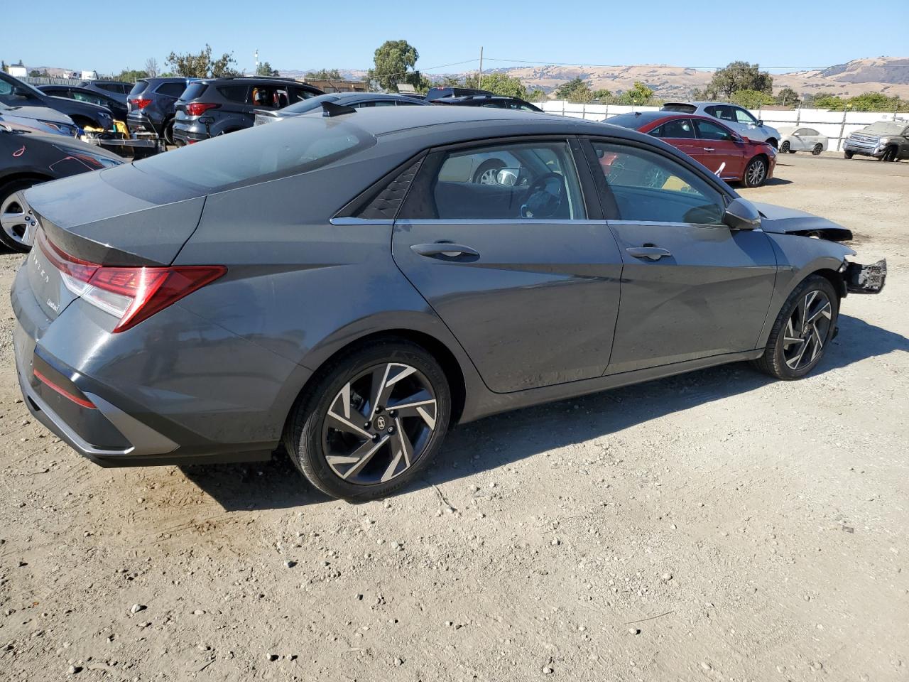 2024 Hyundai Elantra - Image 3