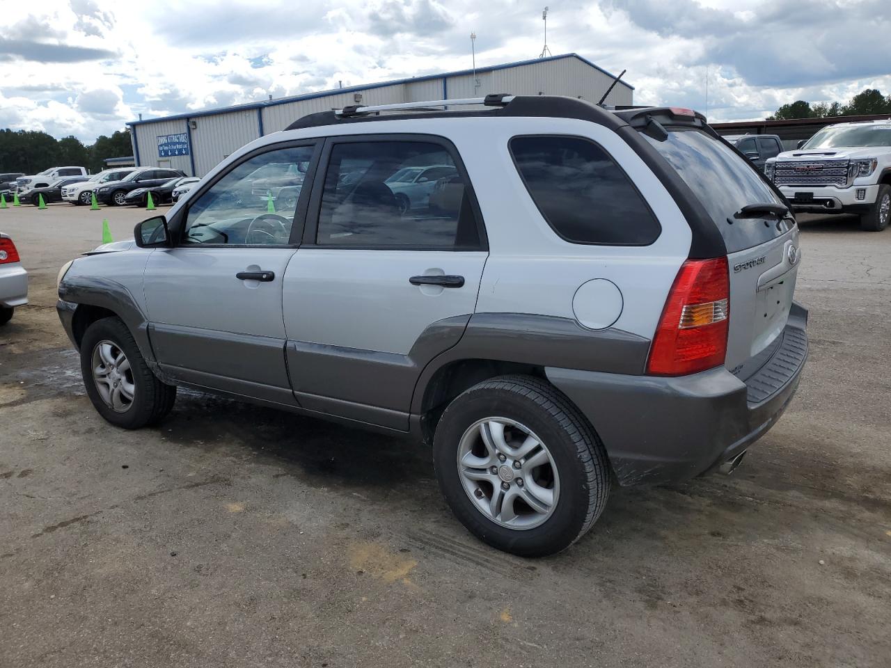 2008 Kia Sportage - Image 2