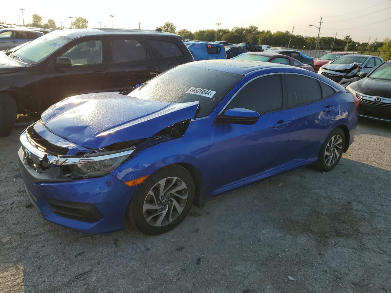 19XFC2F77JE023057 2018 HONDA CIVIC - Image 1