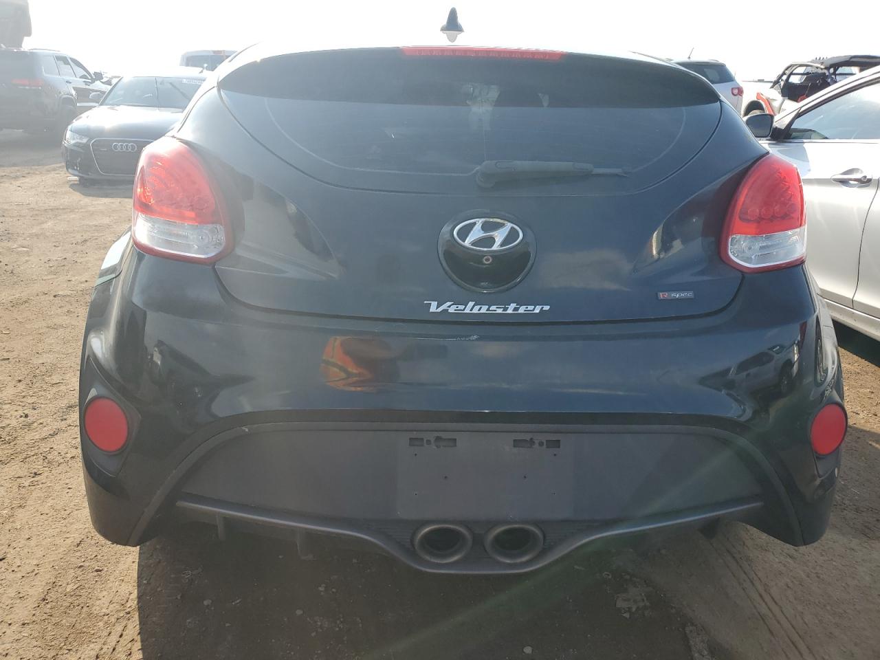 KMHTC6AE5GU256232 2016 Hyundai Veloster Turbo