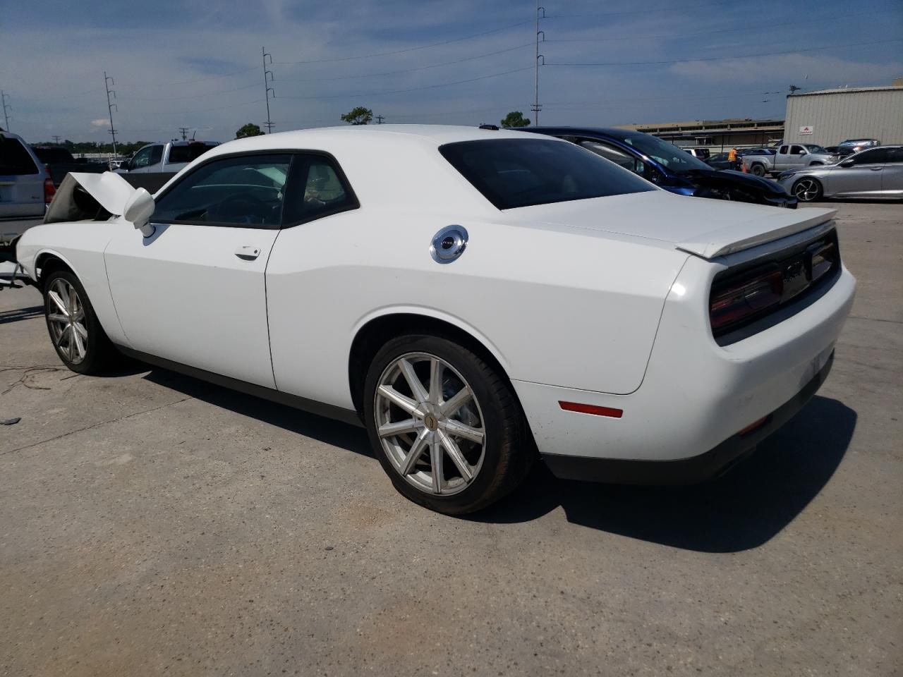 2C3CDZAG6GH108389 2016 DODGE CHALLENGER - Image 2