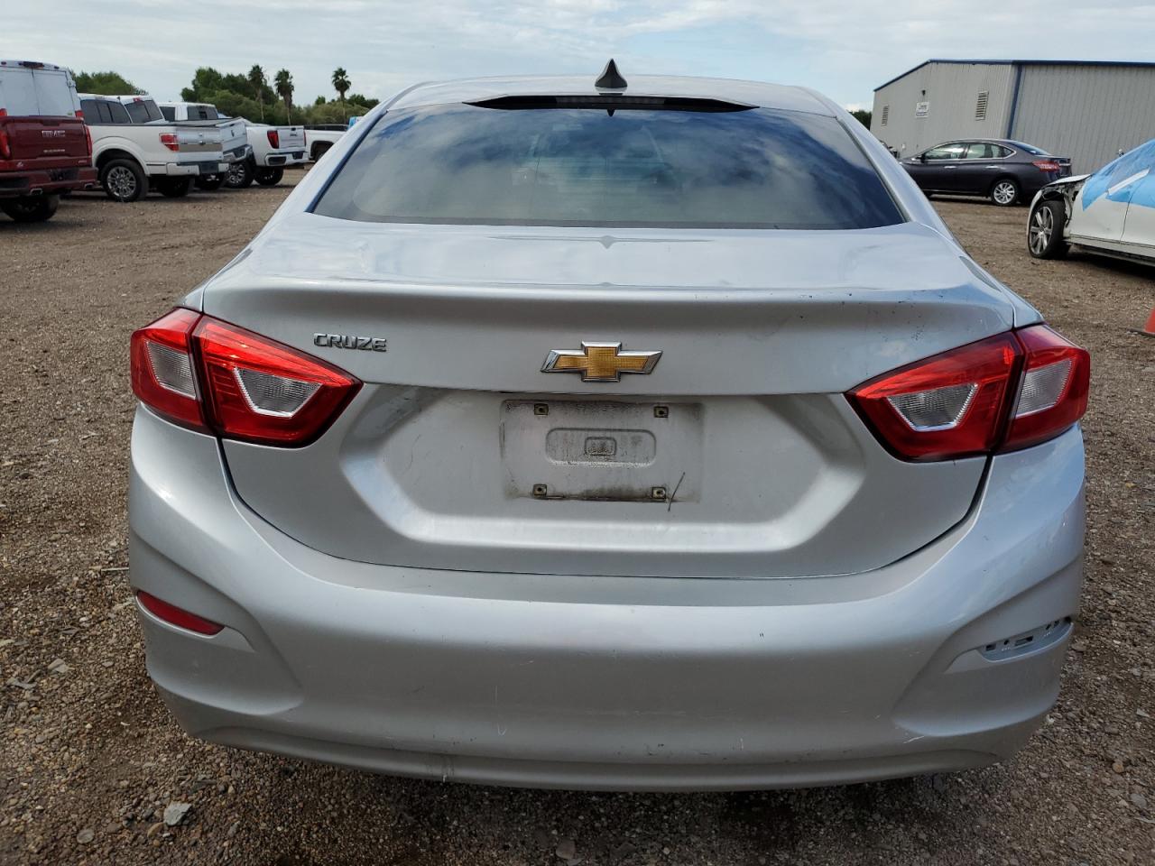 2018 Chevrolet Cruze Ls VIN: 1G1BC5SM4J7238772 Lot: 72576094