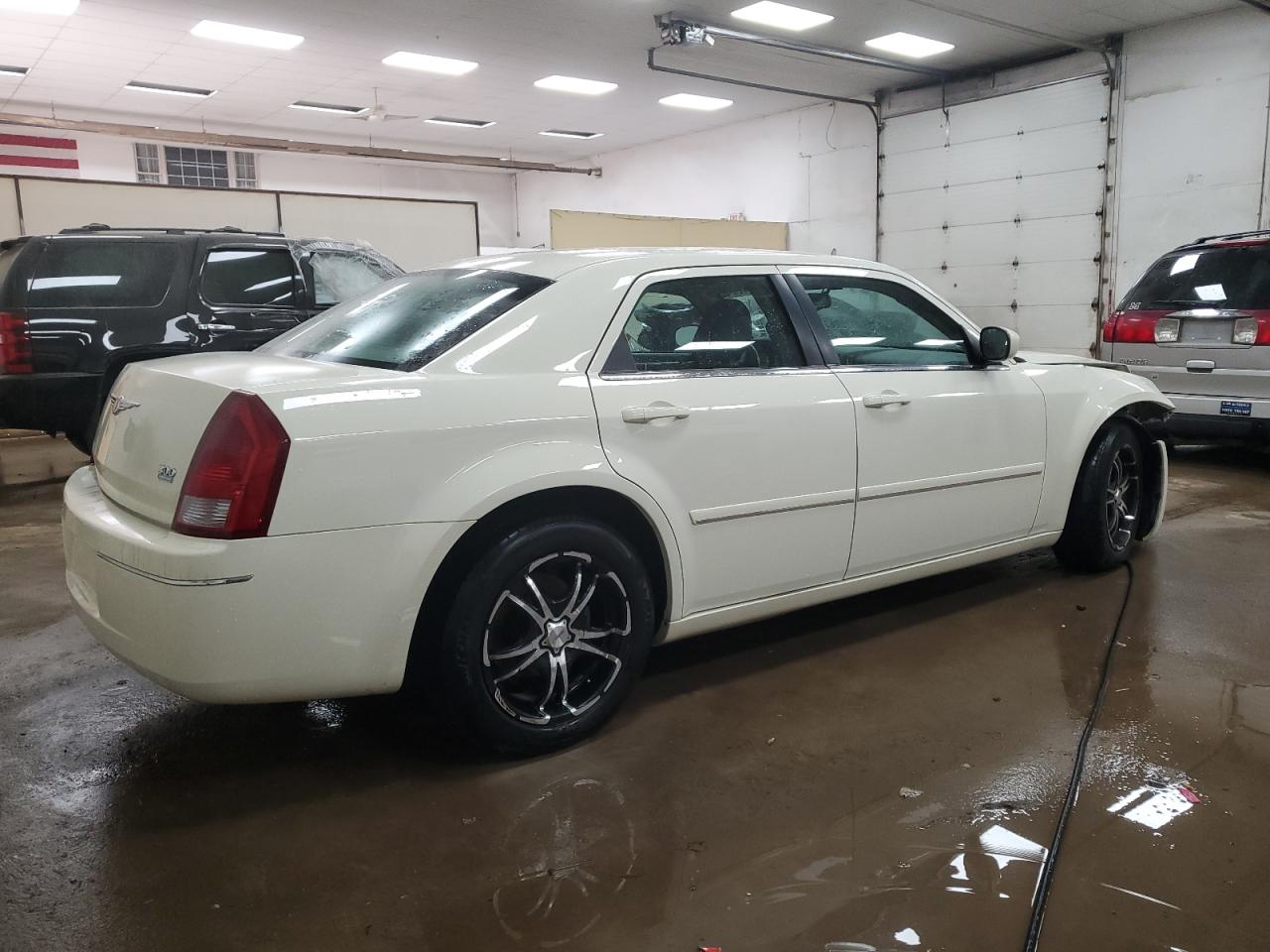 2005 Chrysler 300 - Image 3