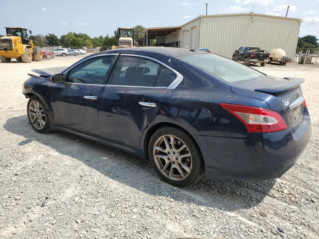 2009 Nissan Maxima - Image 2