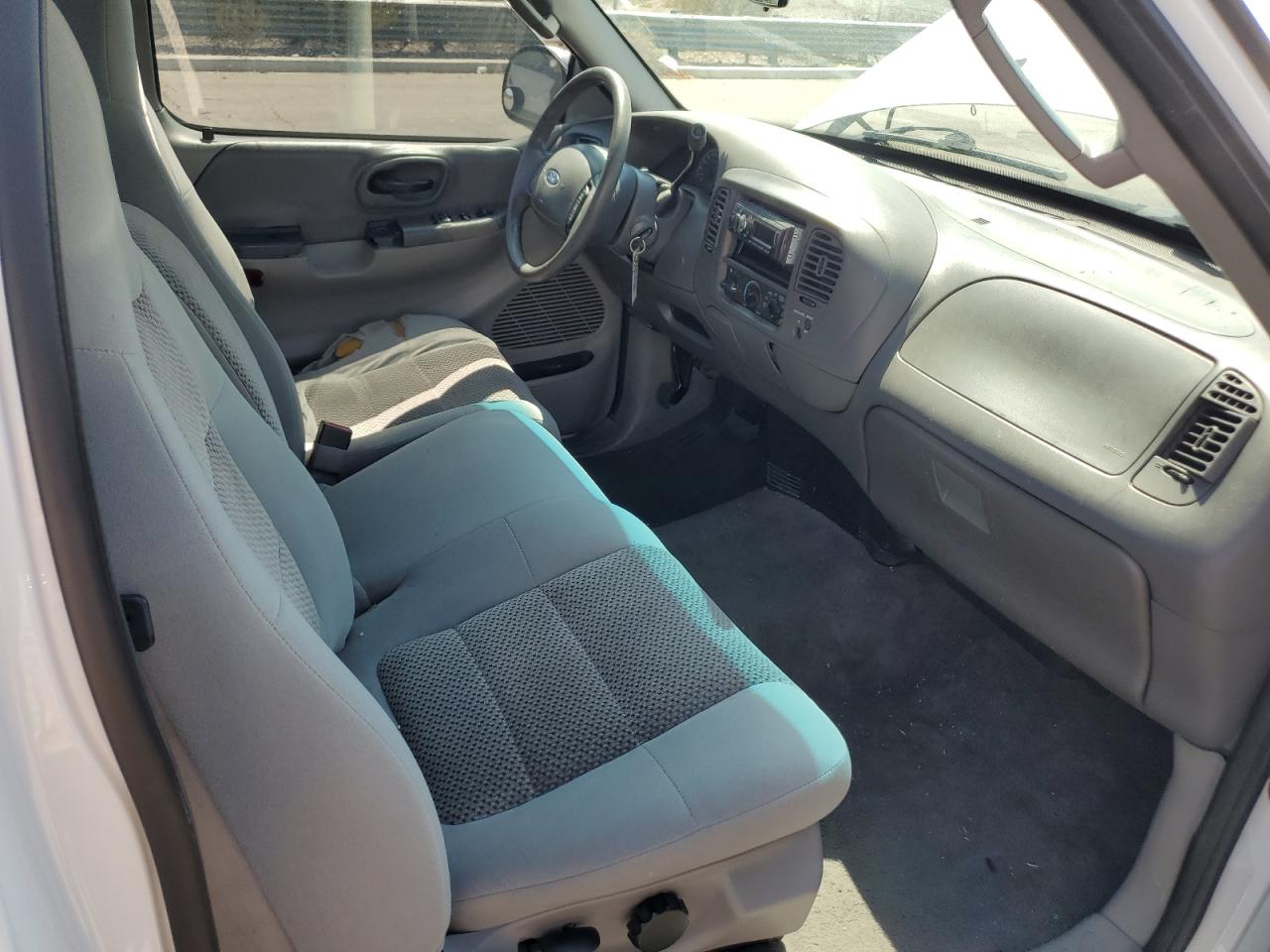 2004 Ford F-150 - Image 8
