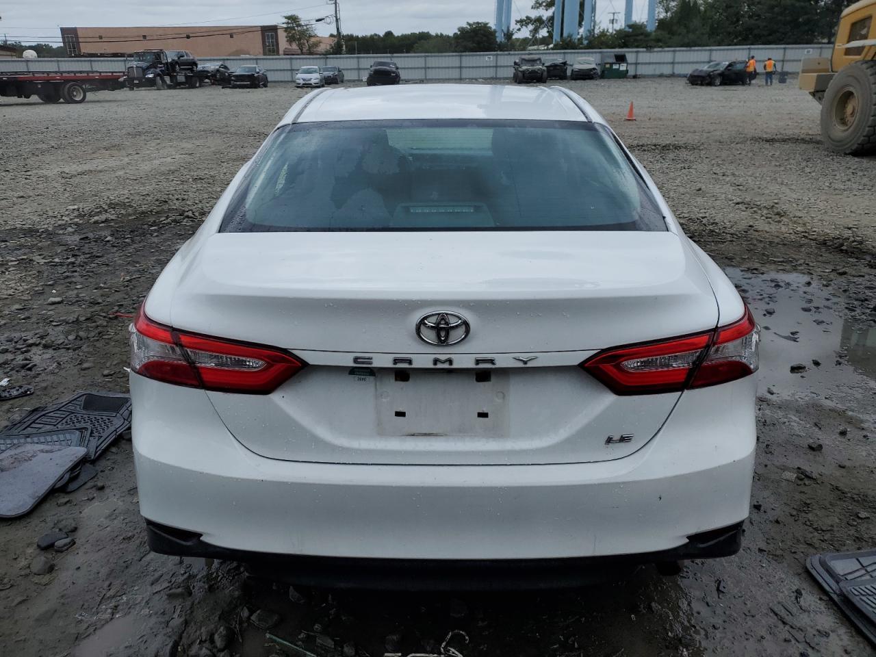 4T1B11HK8JU075908 2018 Toyota Camry L