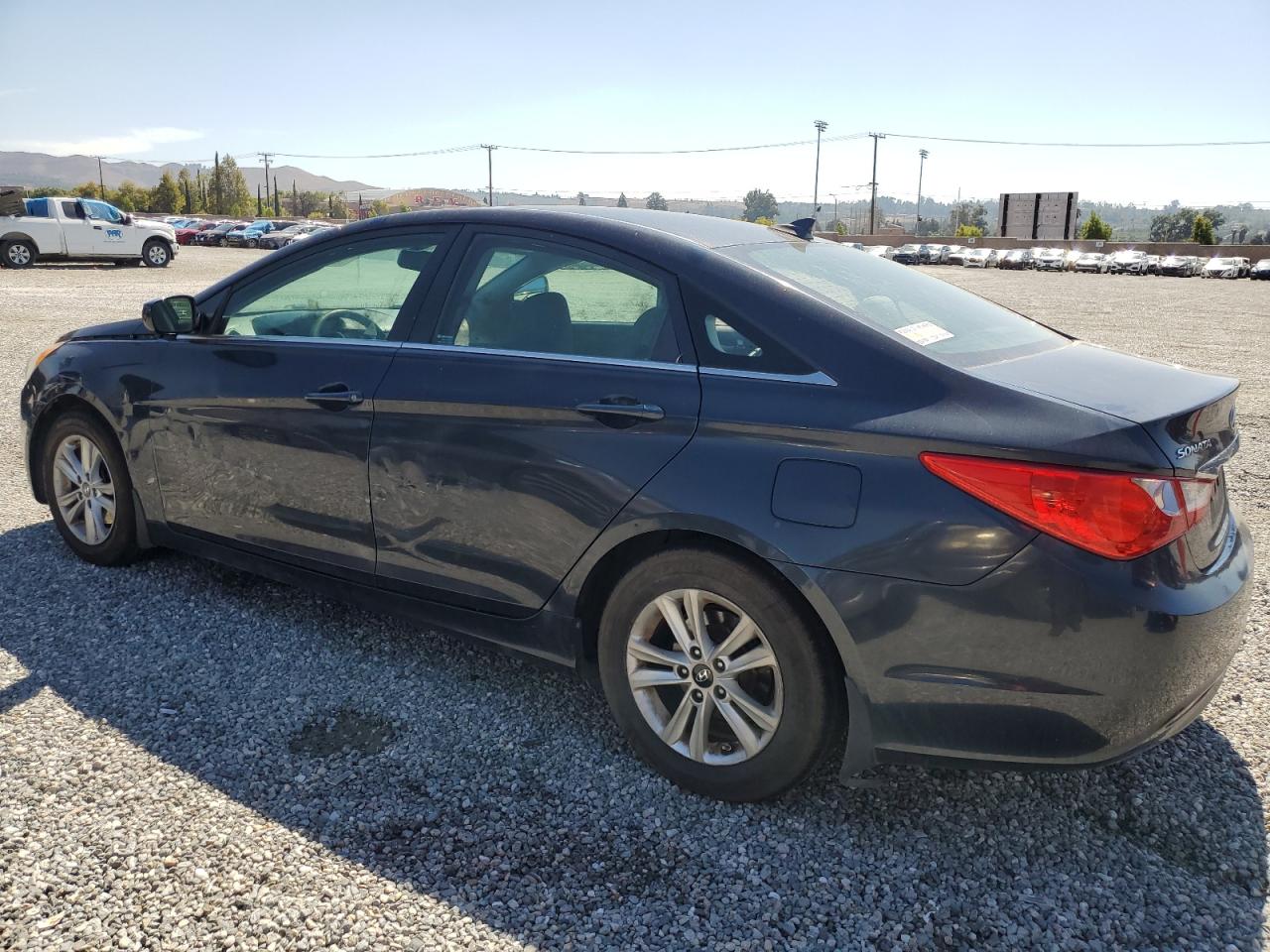 2013 Hyundai Sonata - Image 2
