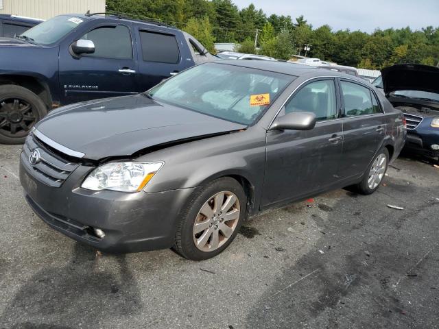 2006 Toyota Avalon Xl продається в Exeter, RI - Front End