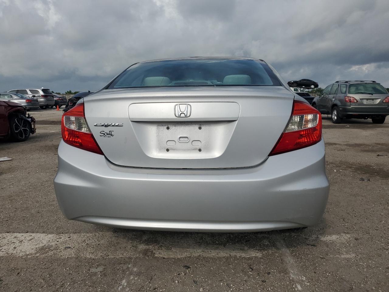 2HGFB2F57CH573935 2012 Honda Civic Lx