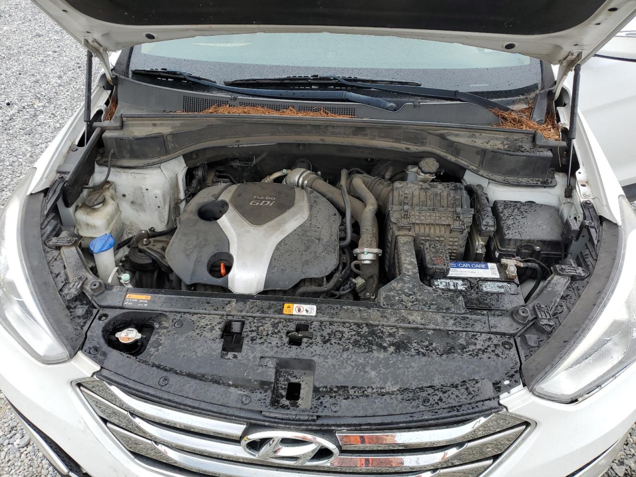 2013 Hyundai Santa Fe - Image 12