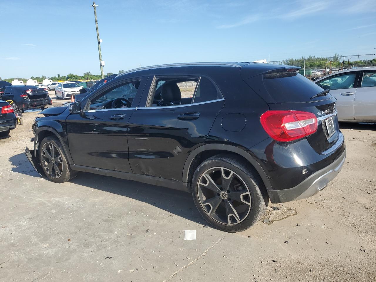 WDCTG4EB4JJ419081 2018 MERCEDES-BENZ GLA CLASS - Image 2