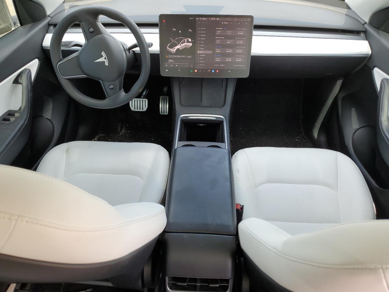 5YJYGDEF0MF239929 2021 Tesla Model Y