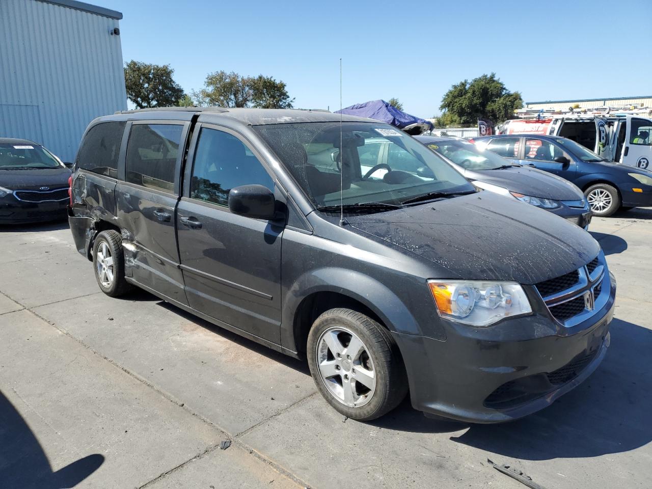 2012 Dodge Caravan - Image 4