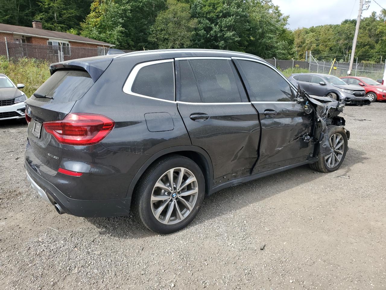 VIN 5UXTR9C56KLR06670 2019 BMW X3 no.3