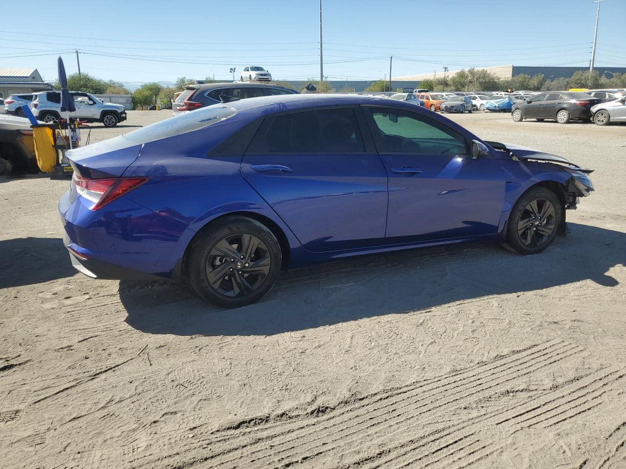 2023 Hyundai Elantra - Image 3