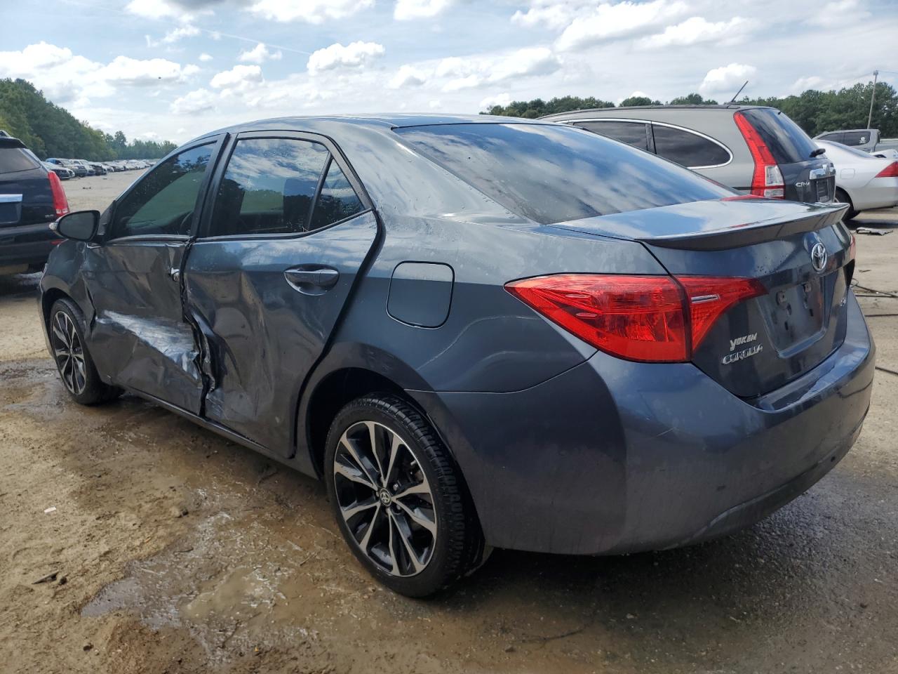 5YFBURHEXHP715936 2017 TOYOTA COROLLA - Image 2