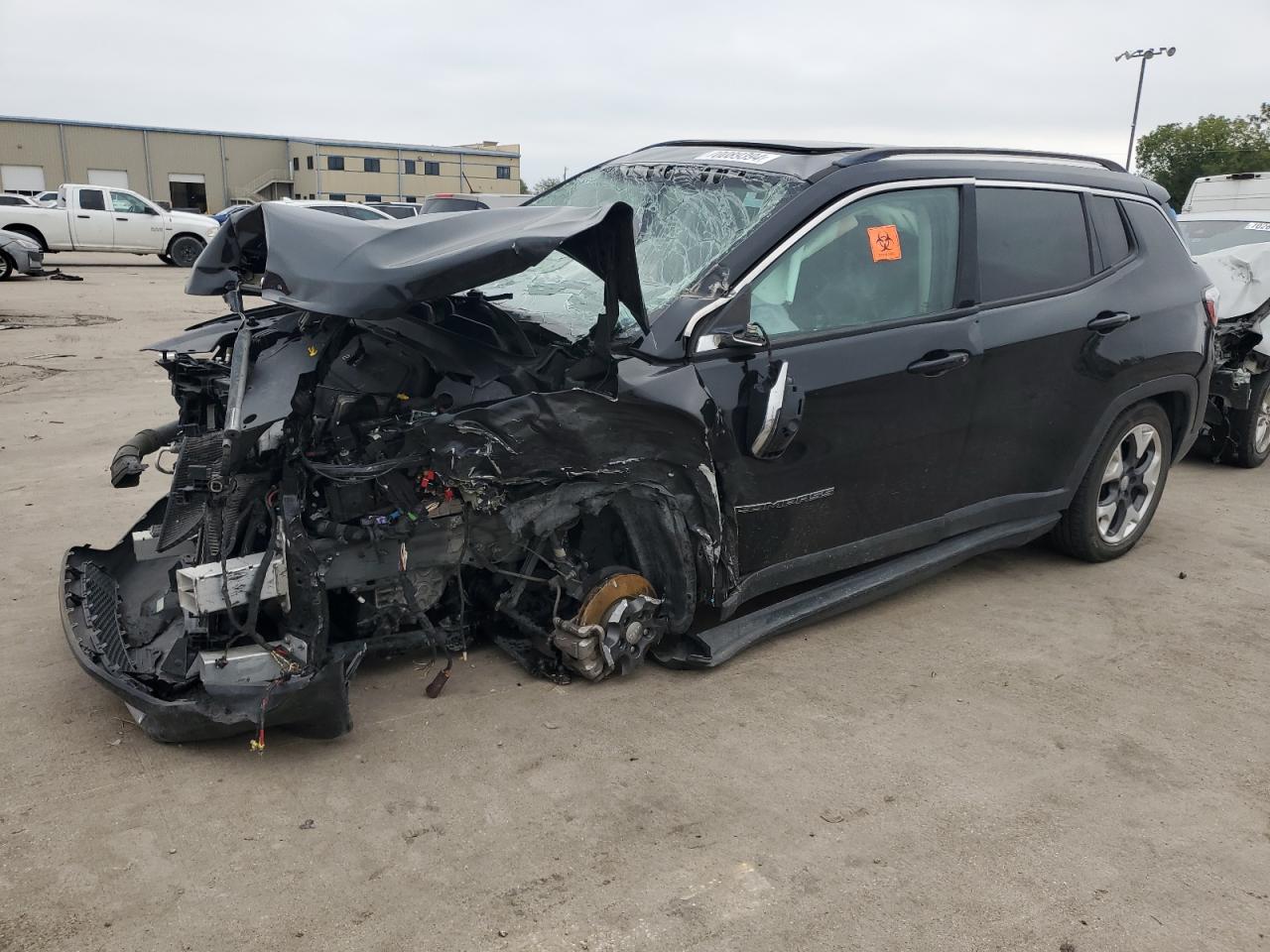 3C4NJCCB1JT124364 2018 JEEP COMPASS - Image 1