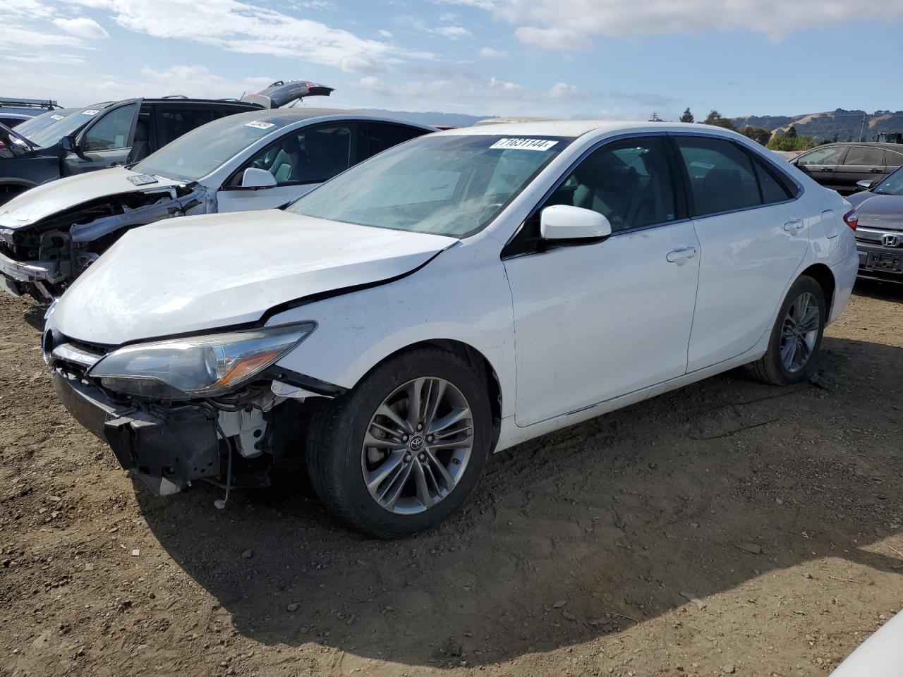 VIN 4T1BF1FK6GU122480 2016 TOYOTA CAMRY no.1