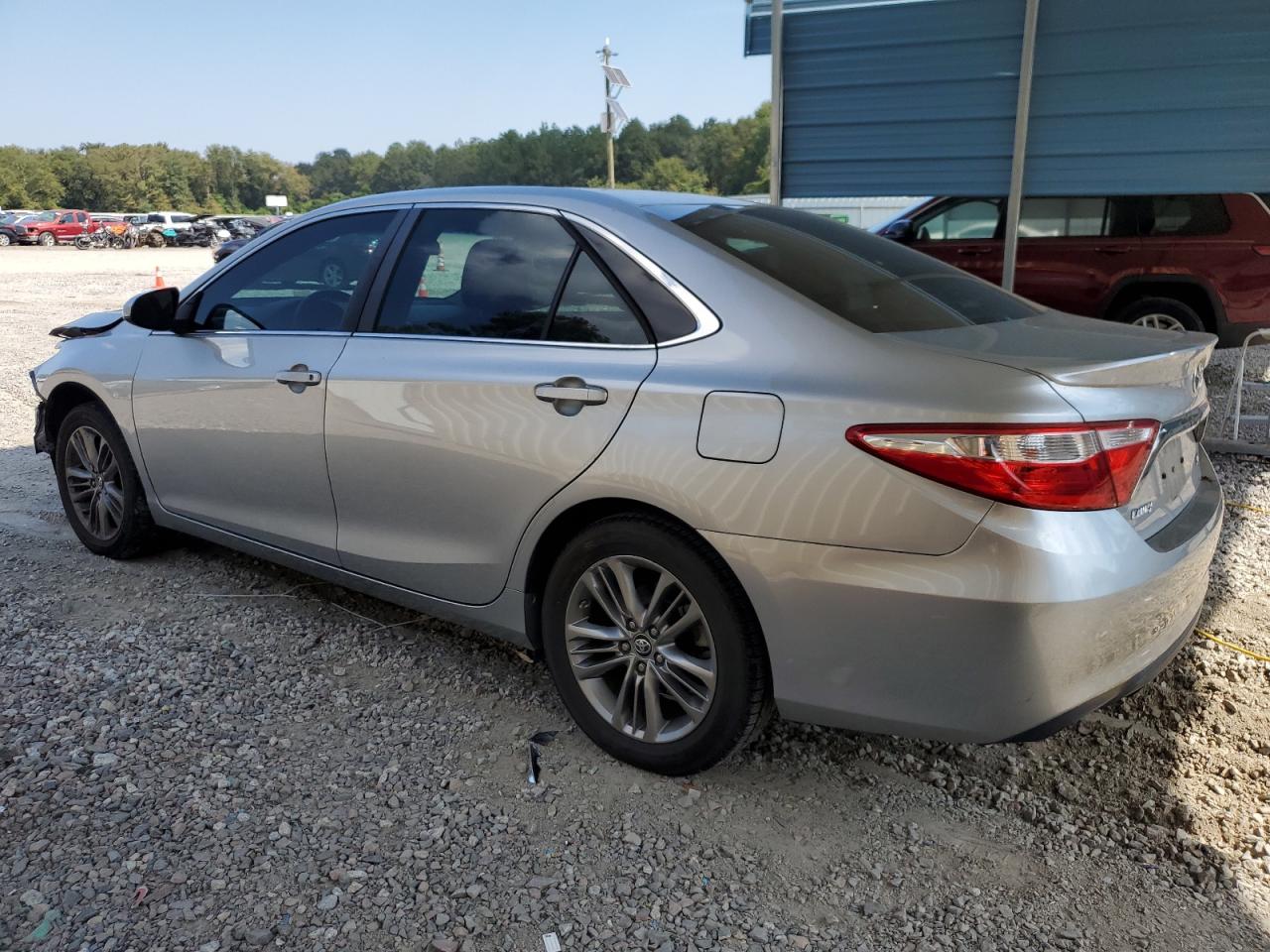 4T1BF1FK0HU772858 2017 TOYOTA CAMRY - Image 2