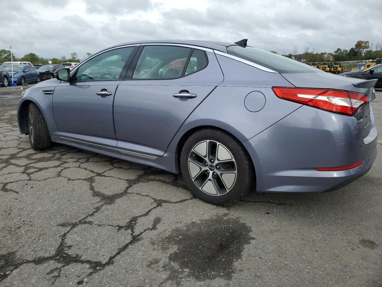 2011 Kia Optima - Image 2