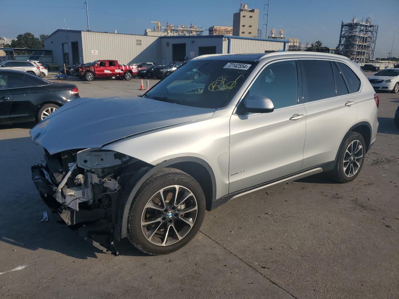 VIN 5UXKR0C51J0X87353 2018 BMW X5 no.1