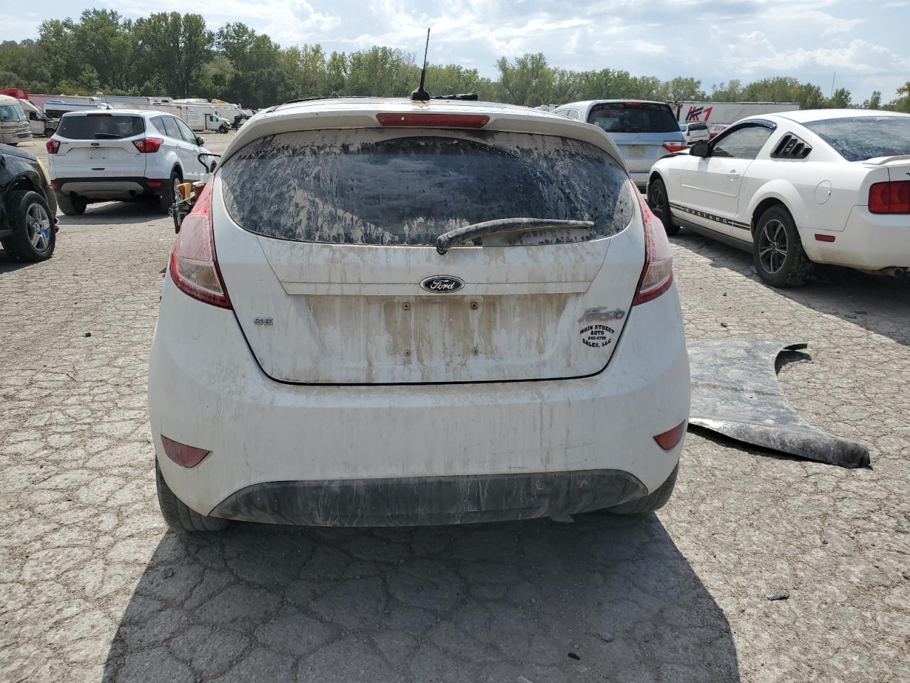 2014 Ford Fiesta - Image 6