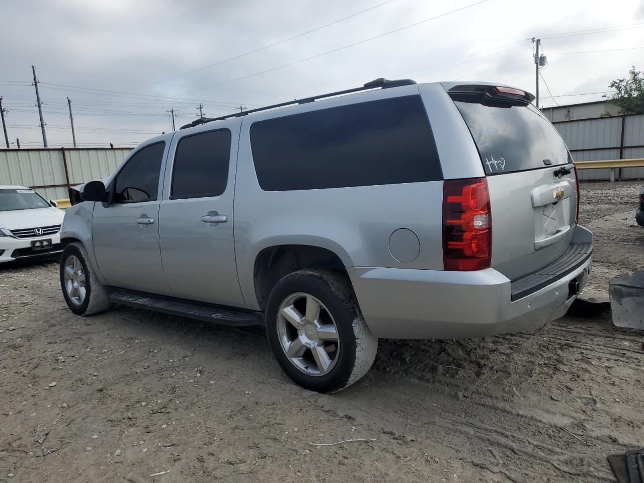 2011 Chevrolet Suburban - Image 2