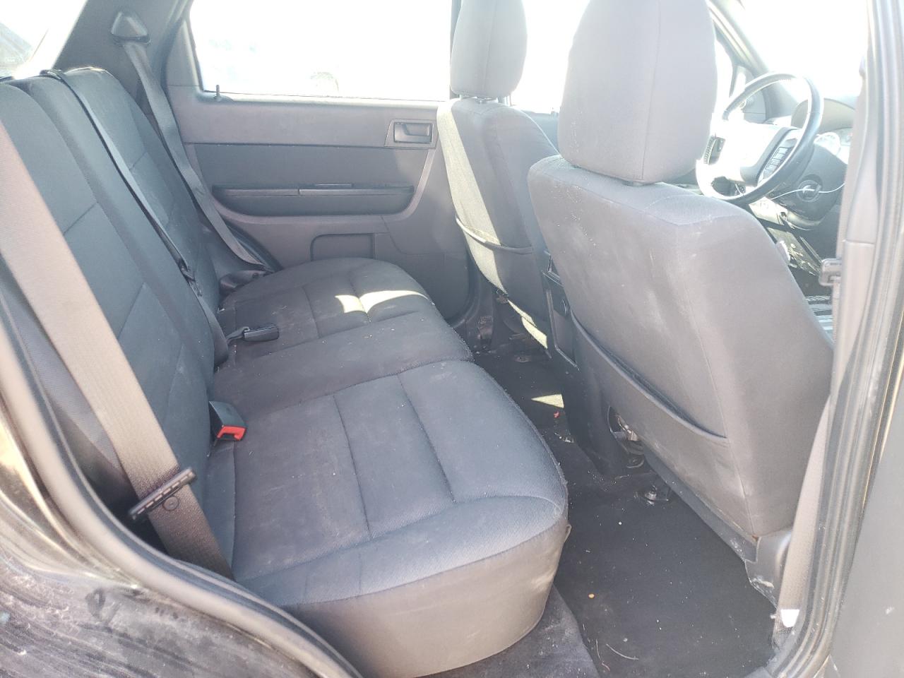 2011 Ford Escape - Image 11