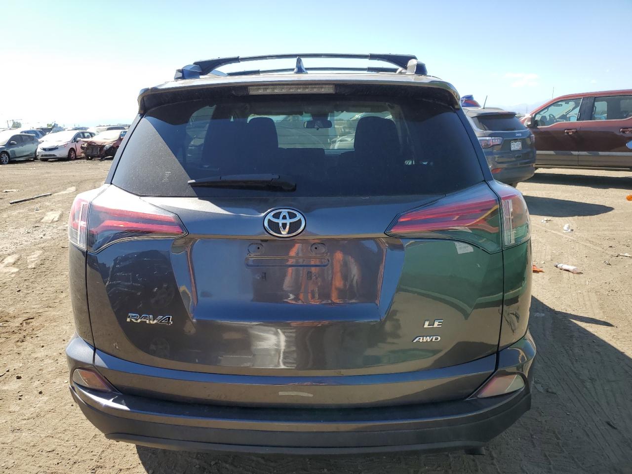 JTMBFREV2HJ145949 2017 Toyota Rav4 Le