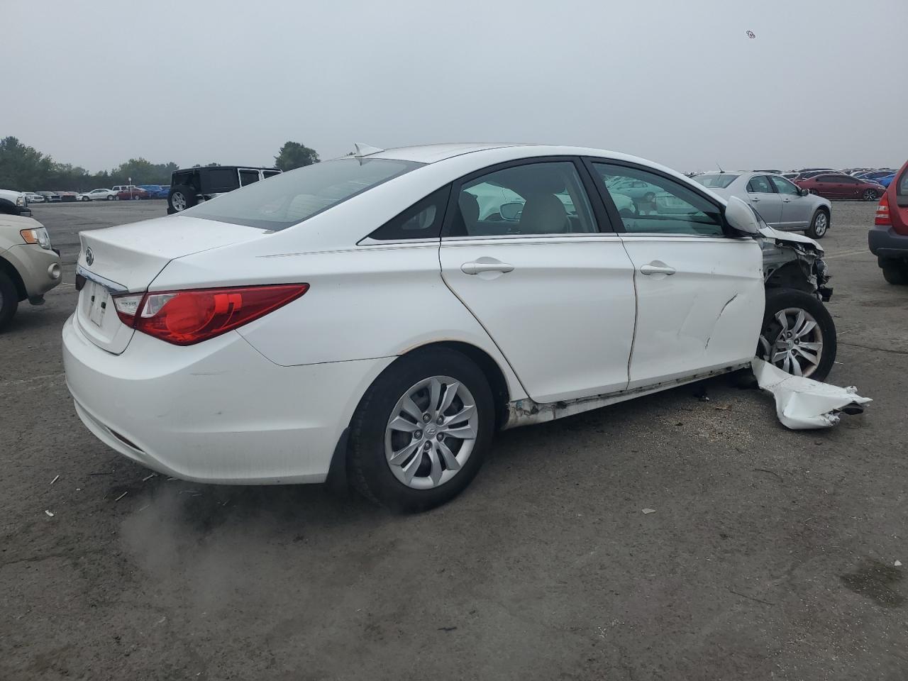 2013 Hyundai Sonata - Image 3